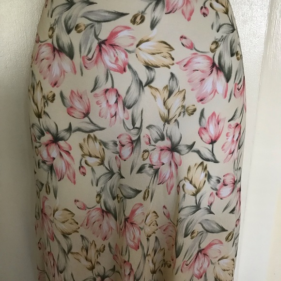 Wet seal , long skirt,size 7-8, multicolor floral - Picture 8 of 15